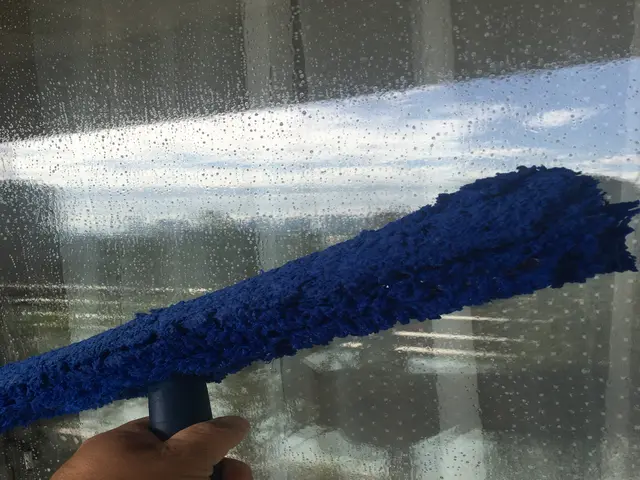 こだわりの手作業！ワンランク上の仕上がり！ベランダ掃除は当店にお任せくださいサービスの画像