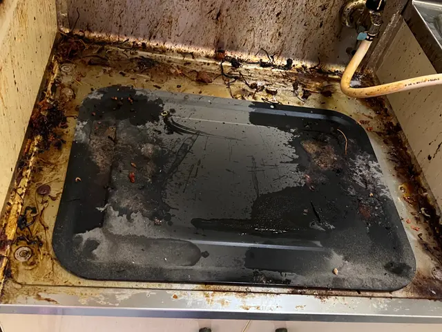 ★夫婦で作業★12月、予約受付中。只今、現金払いに限り10％OFFキャンペーン中サービスの画像