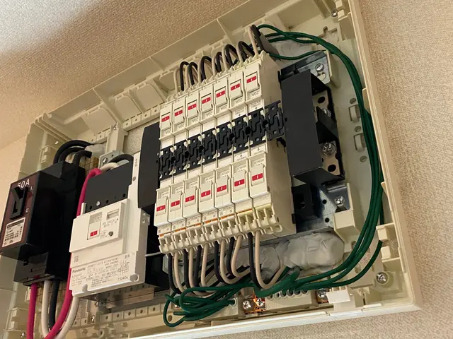 経験豊かな店長がオリジナルベイト剤や様々な施工方法でゴキブリ駆除を行いますサービスの画像