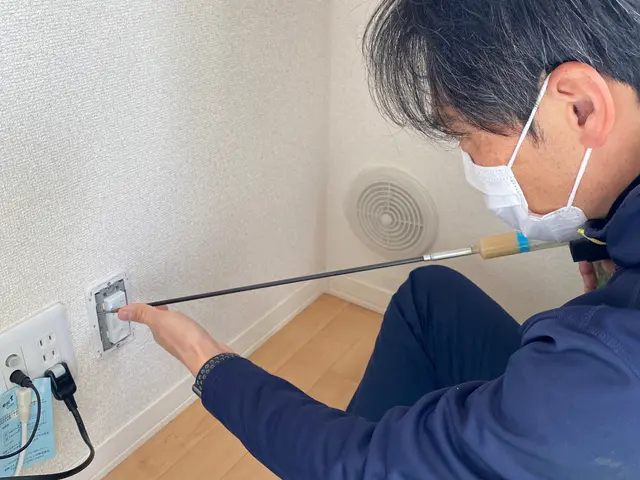 経験豊かな店長がオリジナルベイト剤や様々な施工方法でゴキブリ駆除を行いますサービスの画像