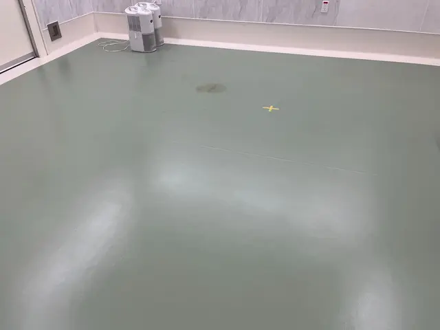 店舗や事務所のフロア洗浄ワックスお任せくださいサービスの画像