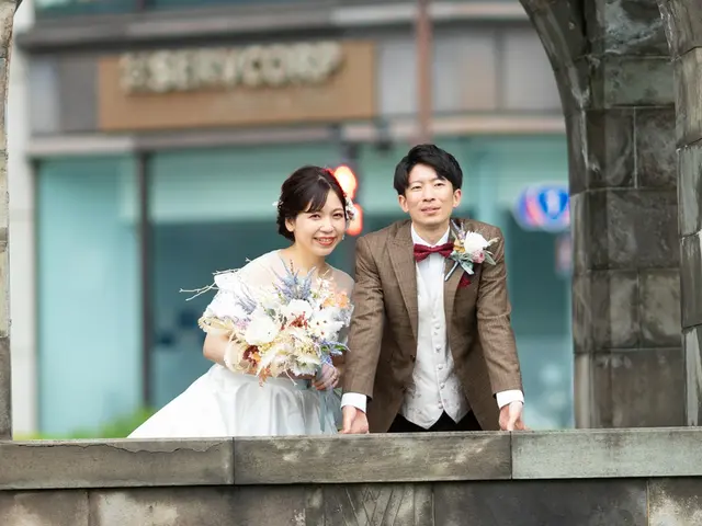 結婚式の前撮から記念日デートの写真まで、ウエディングフォトグラファーが撮影します