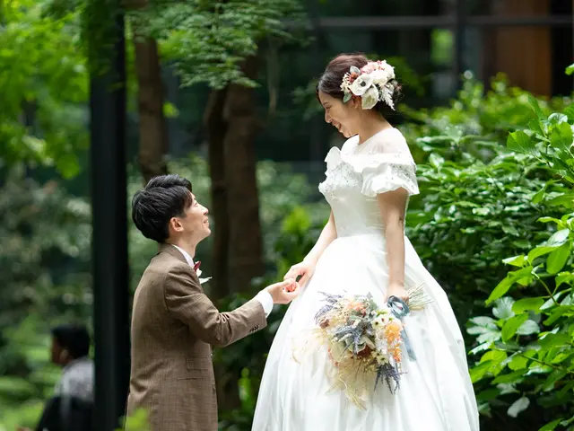 結婚式の前撮から記念日デートの写真まで、ウエディングフォトグラファーが撮影します