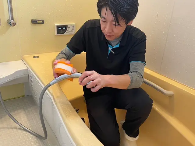 作業外注一切なし◎安心の損害保険加入済み！ピカピカのお風呂でリフレッシュ！サービスの画像