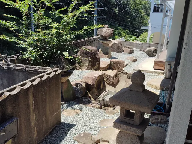 【見積無料】毎年の草むしり・草刈りでお悩みの方！1回の施工で10年解放されます！サービスの画像