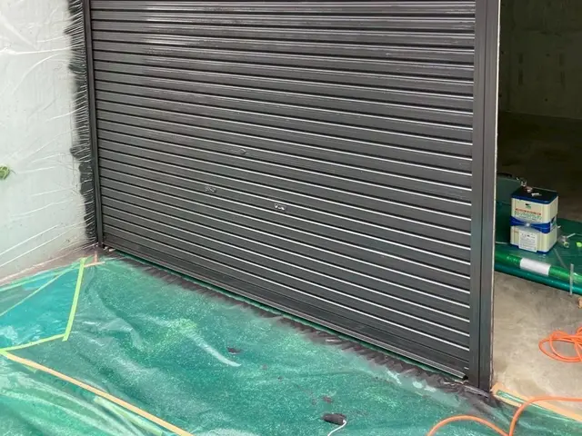 塗装屋のシャッター再生術！プロの手で見違えるほど綺麗になります！板橋区/自社施工サービスの画像