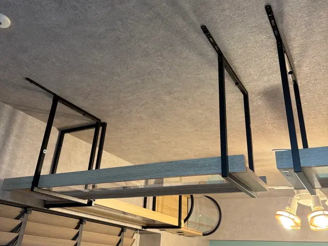 ウォールシェルフ取付はプロにお任せ下さい！キャットウォークも対応！サービスの画像