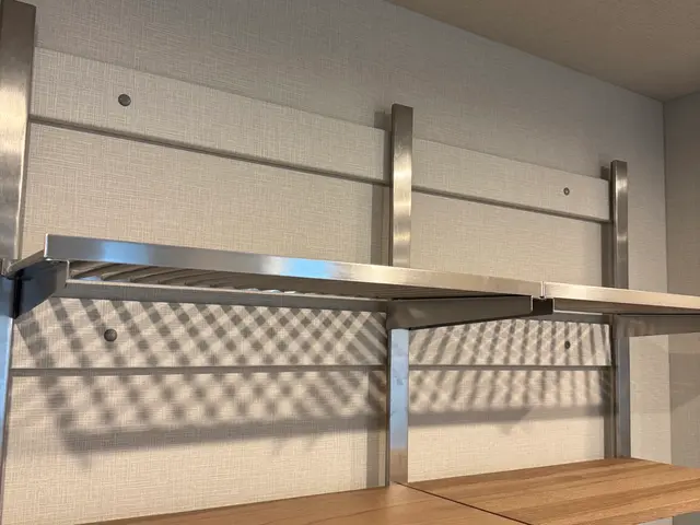 ウォールシェルフ取付はプロにお任せ下さい！キャットウォークも対応！サービスの画像