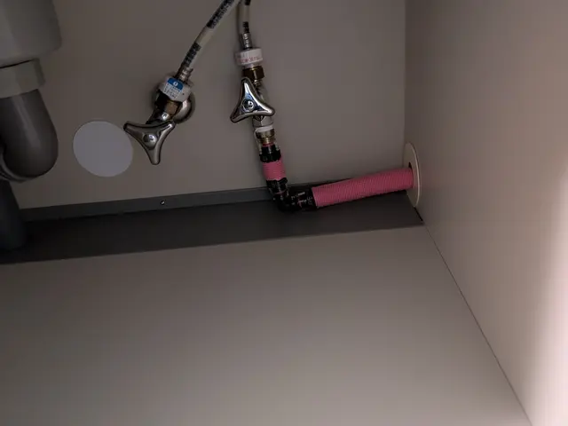 【さいたま市指定工事店】◆トイレ水漏れ◆配管トラブル◆まずは写真でお見積もりサービスの画像