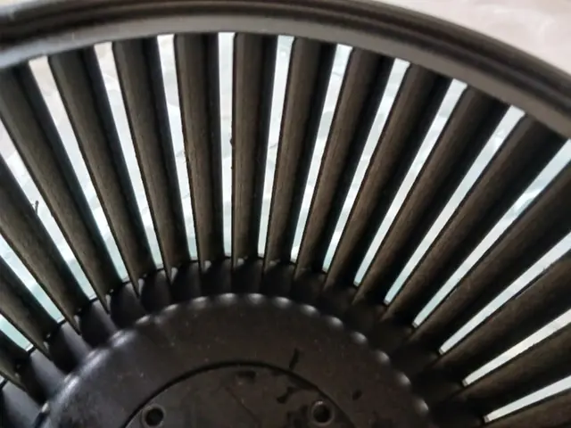 レンジフードや換気扇はお掃除の中でも一番面倒・・キレイに清掃いたします！サービスの画像