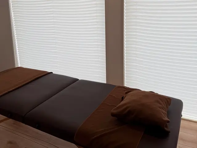 解剖学に基づく深層アプローチでその場で変化を実感！店長が必ず訪問の安心の出張施術サービスの画像