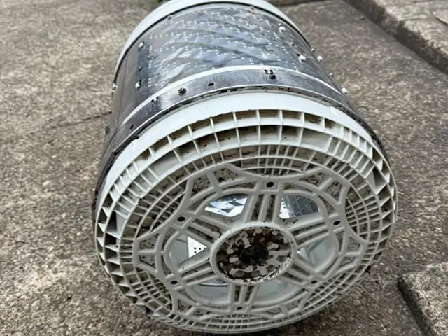 【料金10,000円実施の超割引中!!】家庭用縦型洗濯機の洗濯槽の徹底分解洗浄！サービスの画像