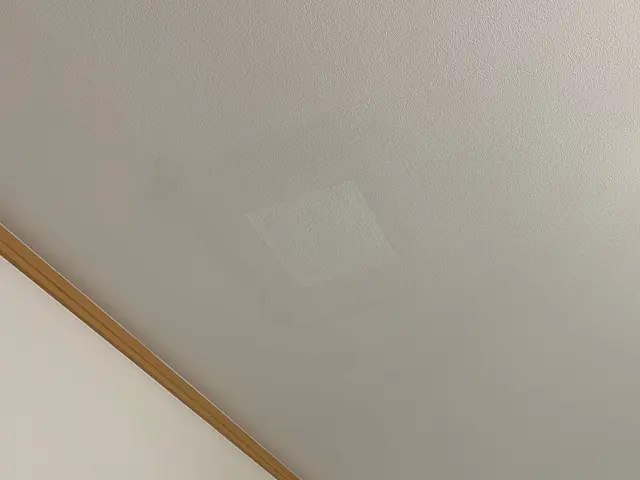 壁穴・凹み・壁紙の傷、最善で最短の手段での補修をご提案させていただきます！サービスの画像