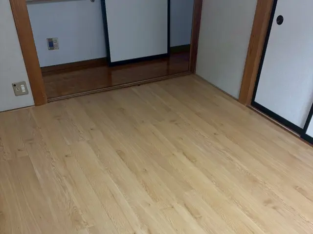 【時間外、エリア外でも相談可】フローリング以外もゴリラにお任せください。サービスの画像