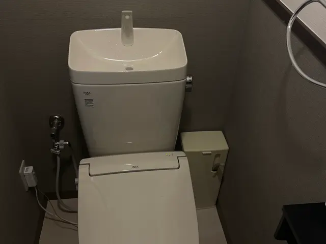 トイレ本体床壁天井パック　お問い合わせ下さいね。サービスの画像