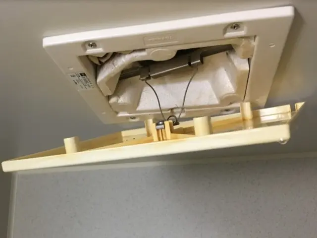 通常の浴室換気扇の交換工事です。（暖房付きの換気扇への交換は別カテゴリです）サービスの画像