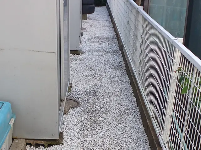 ■お庭の砂利敷き作業 庭のリノベーションしませんか？サービスの画像