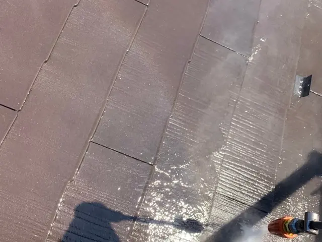 自信の完全自社施工！損害保険加入済み◎訪問時の駐車場代は当店が負担します！サービスの画像