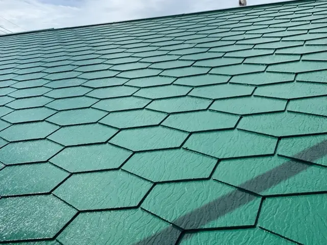 自信の完全自社施工！損害保険加入済み◎訪問時の駐車場代は当店が負担します！サービスの画像