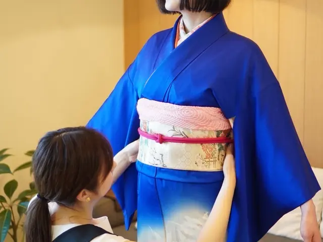 経験10年/コンテスト受賞経験有のプロが出張。理想の着物姿を叶えます。