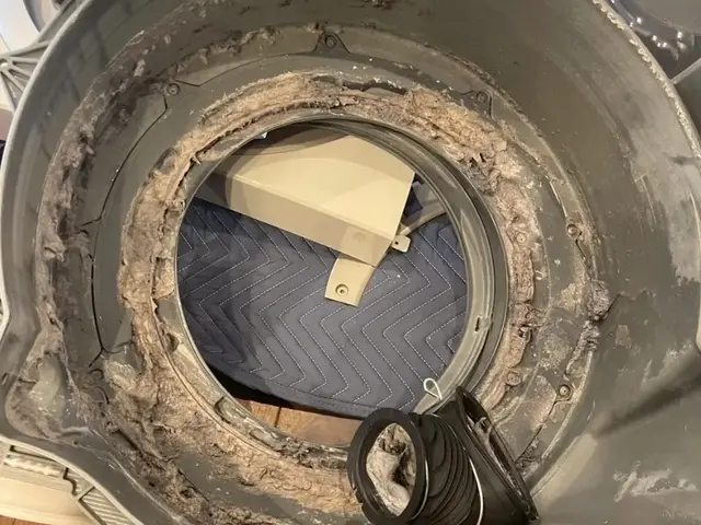 年間1000台の実績！即日対応可能な頼れる若手職人が最短1時間でスピード修理サービスの画像