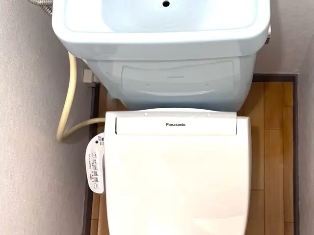 ●ウォシュレット温水便座　取付取外●       お気軽にお問い合わせください。サービスの画像