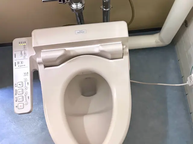 ●ウォシュレット温水便座　取付取外●       お気軽にお問い合わせください。サービスの画像