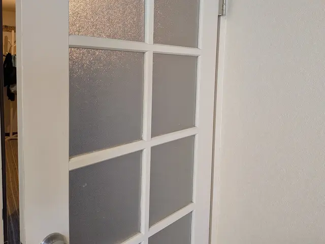 ☆室内ドアの塗装　東京板橋区のまちのペンキ屋さん☆サービスの画像