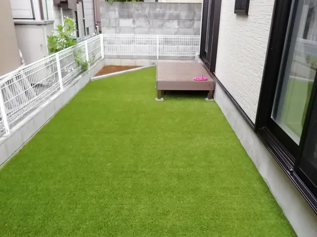 【年中無休】職人歴20年の経験と実績！防草シートや人工芝の設置作業サービスの画像