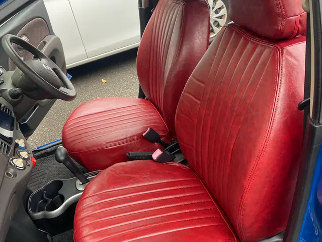 「シートを守るだけでなく、車内の印象を格上げ！！」サービスの画像