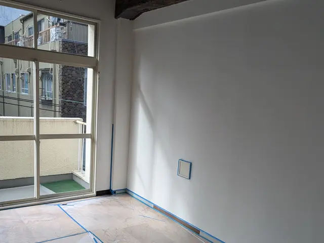 ヤニ汚れ！古くなったクロス！新品同様に蘇ります！サービスの画像