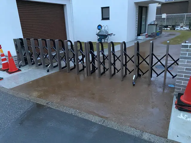 伸縮門扉 ゲート設置サービスの画像