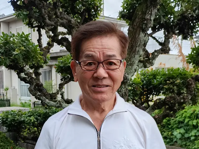 網戸張替　網戸枠の清掃　ゴムの取り替えサービスの画像