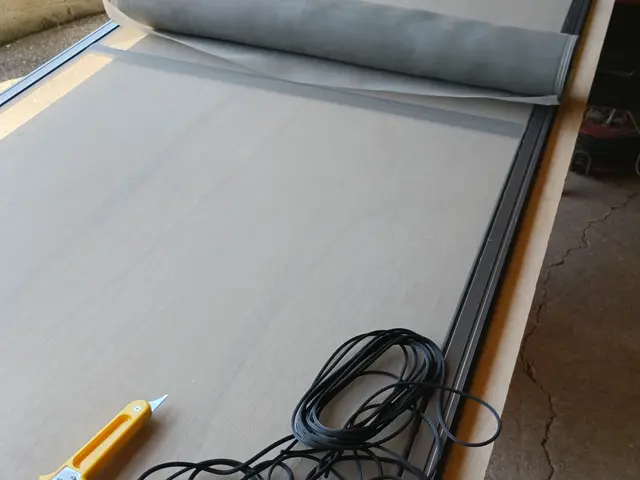 網戸張替　網戸枠の清掃　ゴムの取り替えサービスの画像