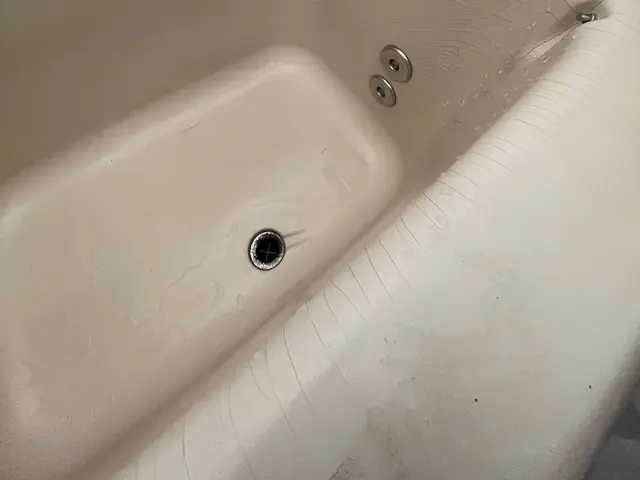 【プロ仕様の塗料を使用！】あなたの浴槽をピカピカに。お気軽にご相談ください。サービスの画像