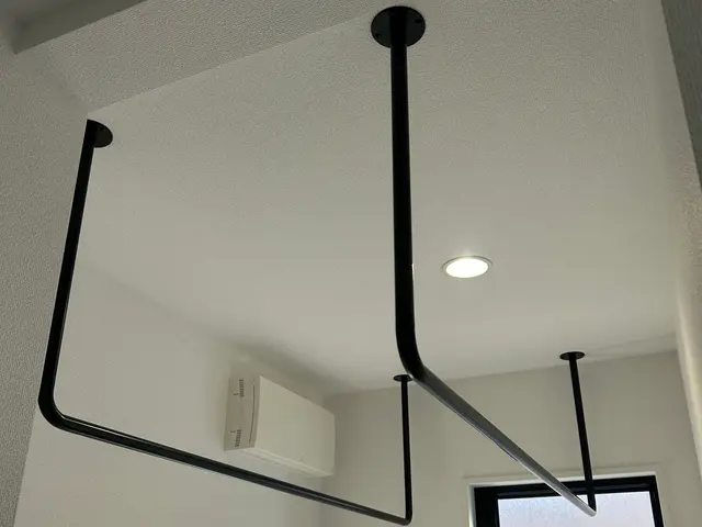 ハンガーパイプの取り付けサービスの画像