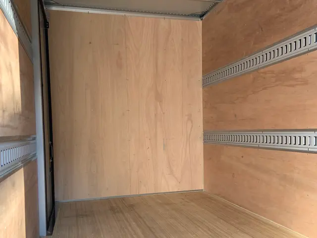 〜2tまで対応可/ 2名作業 /夜間便や長距離便など柔軟にご対応いたします！サービスの画像