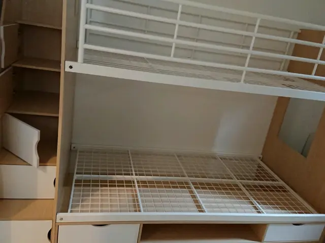 通販商品の組み立てや、模様替え、オリジナル簡易施工などもお気軽にご相談ください。サービスの画像