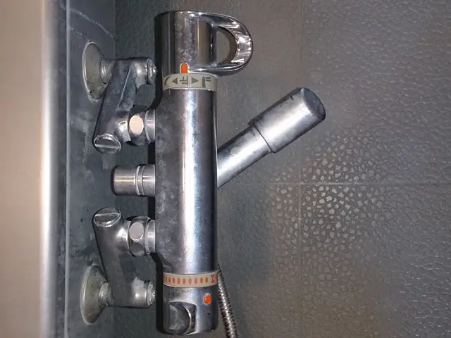 カビ・水垢・鏡のウロコ・もらいサビまで徹底除去致します！！サービスの画像