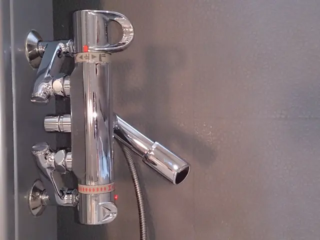 カビ・水垢・鏡のウロコ・もらいサビまで徹底除去致します！！サービスの画像