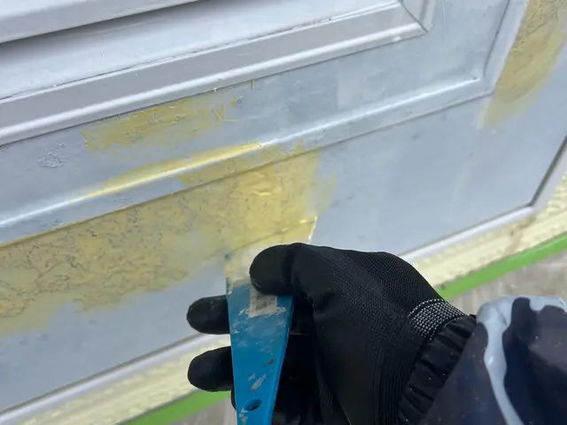 ケレン清掃から３回塗りで丁寧に塗らせて頂きます。サービスの画像