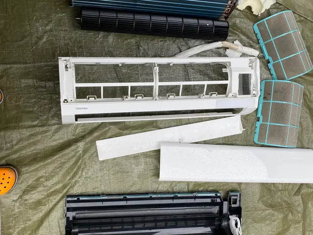 壁掛けタイプのクリーニング、完全分解、高圧洗浄、消臭、消毒作業サービスの画像