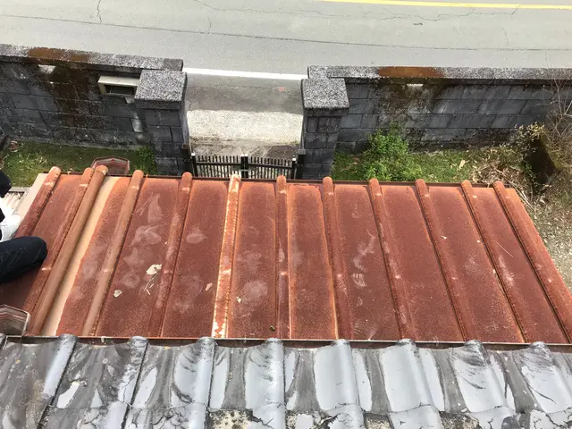 屋根塗装/トタンサービスの画像