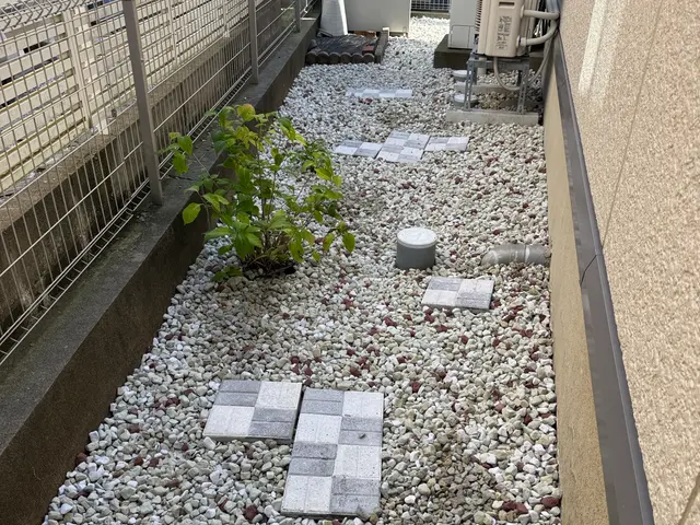 ロックガーデン用の石、家周り砂利、ホームセンターで買うより格安で施工まで致しますサービスの画像