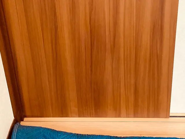 ドアの穴など木部の傷に対応致します！料金詳細はセールスポイントご参照下さい。サービスの画像