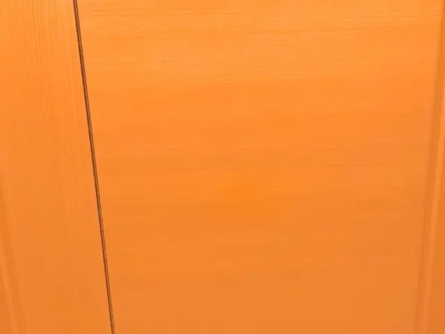 ドアの穴など木部の傷に対応致します！料金詳細はセールスポイントご参照下さい。サービスの画像