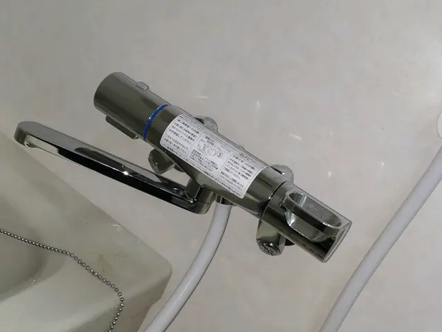 ネット等で購入した水栓器具取り替え致します。商品手配も可能です。サービスの画像