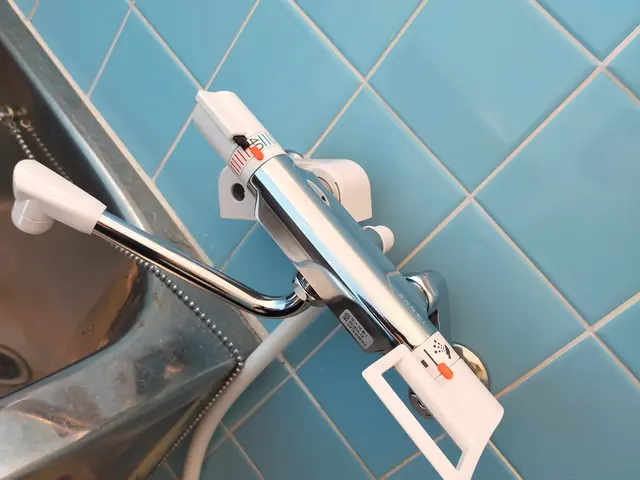 ネット等で購入した水栓器具取り替え致します。商品手配も可能です。サービスの画像