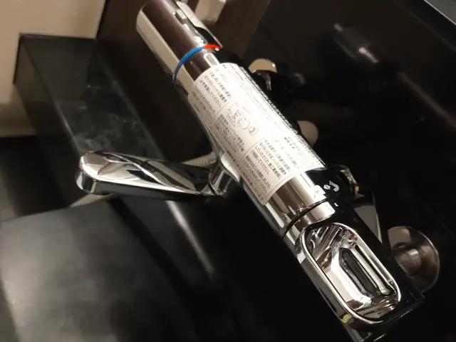 ネット等で購入した水栓器具取り替え致します。商品手配も可能です。サービスの画像