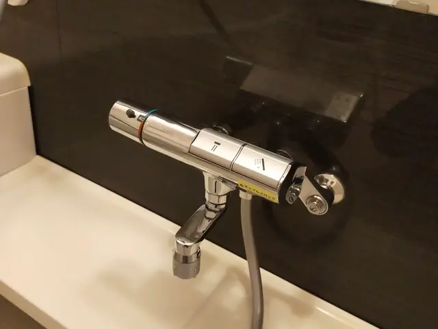 ネット等で購入した水栓器具取り替え致します。商品手配も可能です。サービスの画像